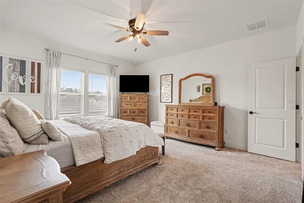 For Rent: $5,100 (5 beds, 4 baths, 3608 Square Feet)