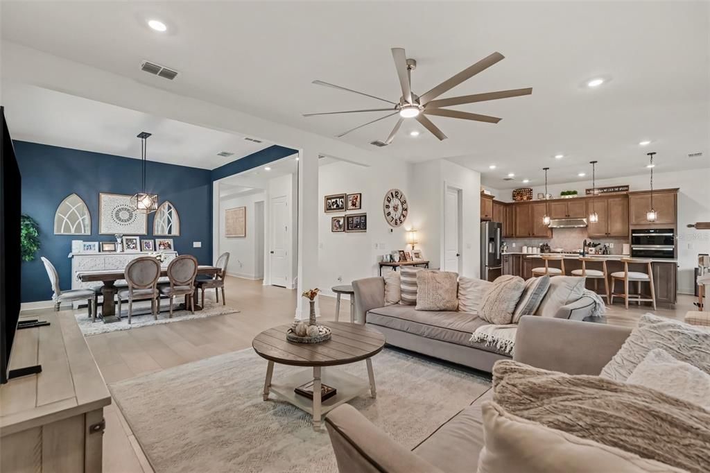 For Rent: $5,100 (5 beds, 4 baths, 3608 Square Feet)