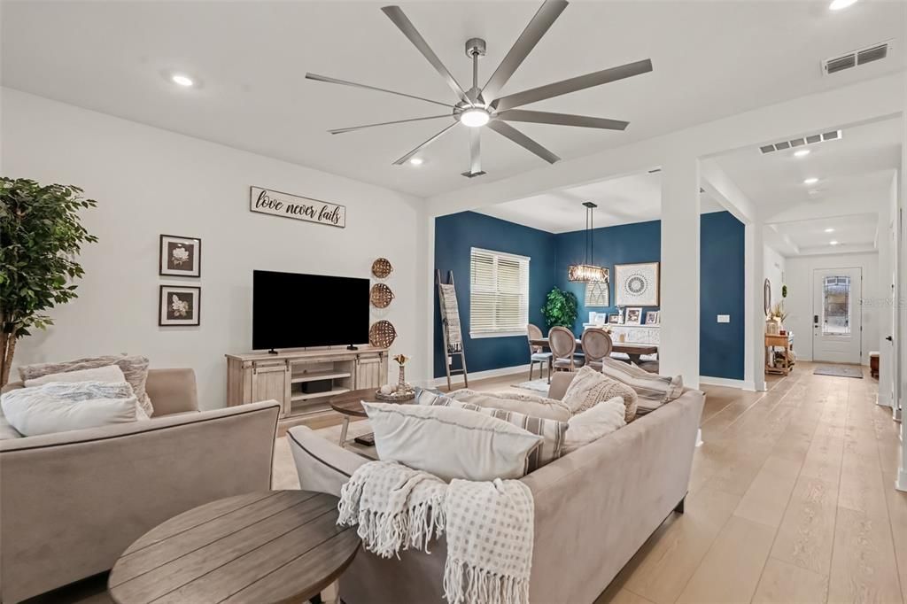 For Rent: $5,100 (5 beds, 4 baths, 3608 Square Feet)