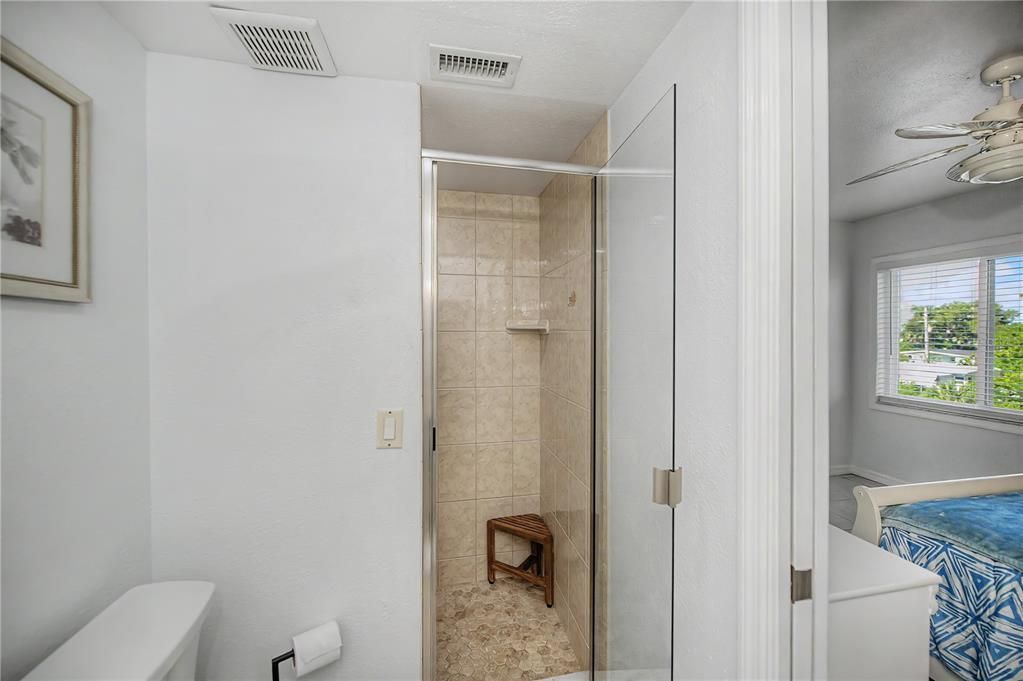 For Sale: $110,000 (2 beds, 2 baths, 688 Square Feet)