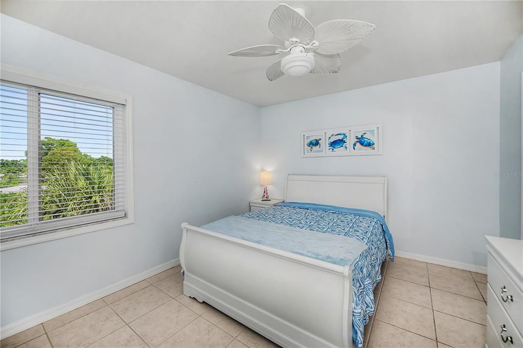 For Sale: $110,000 (2 beds, 2 baths, 688 Square Feet)