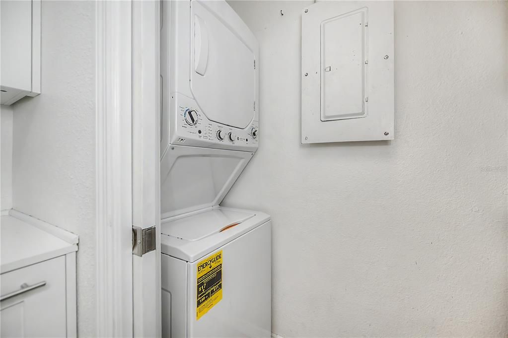 For Sale: $110,000 (2 beds, 2 baths, 688 Square Feet)