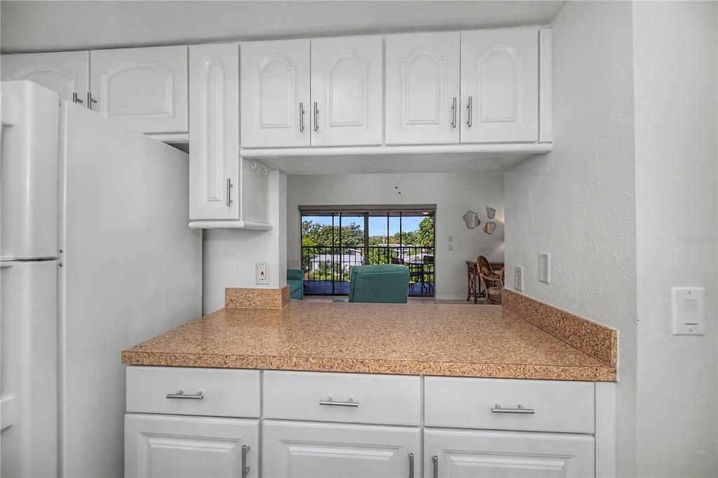 For Sale: $110,000 (2 beds, 2 baths, 688 Square Feet)