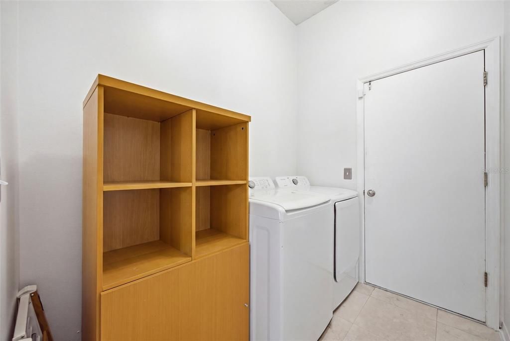 For Sale: $527,000 (4 beds, 2 baths, 2212 Square Feet)