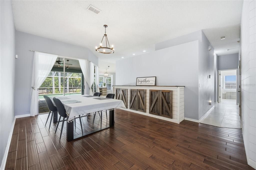 For Sale: $527,000 (4 beds, 2 baths, 2212 Square Feet)