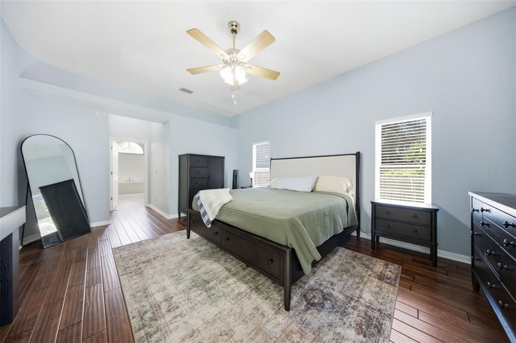 For Sale: $527,000 (4 beds, 2 baths, 2212 Square Feet)