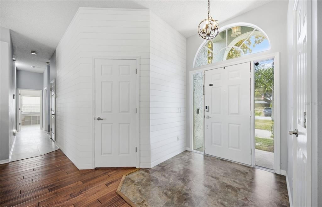 For Sale: $527,000 (4 beds, 2 baths, 2212 Square Feet)