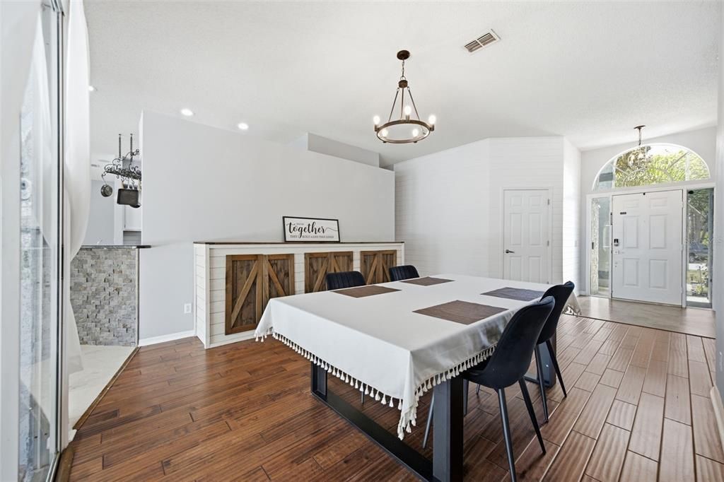 For Sale: $527,000 (4 beds, 2 baths, 2212 Square Feet)