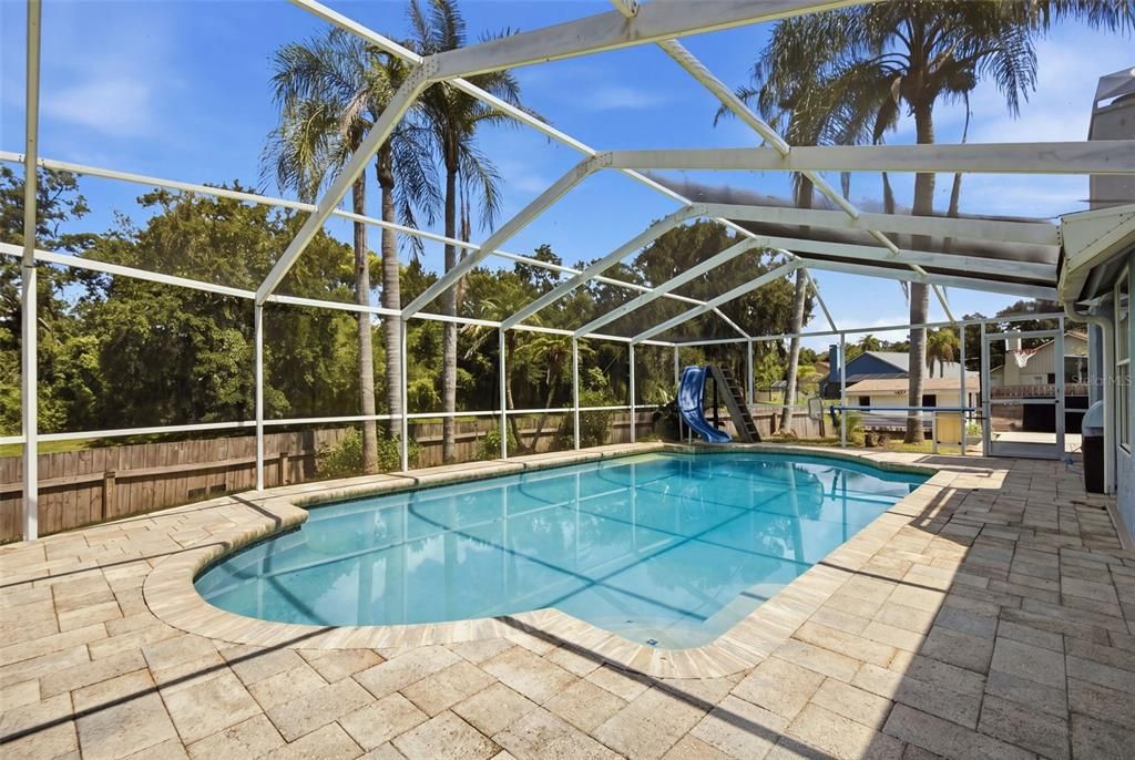 For Sale: $527,000 (4 beds, 2 baths, 2212 Square Feet)