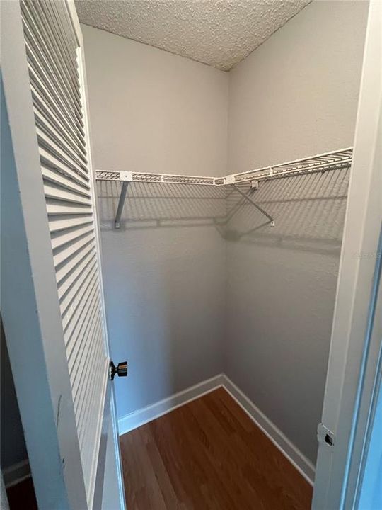 For Rent: $1,350 (1 beds, 1 baths, 714 Square Feet)