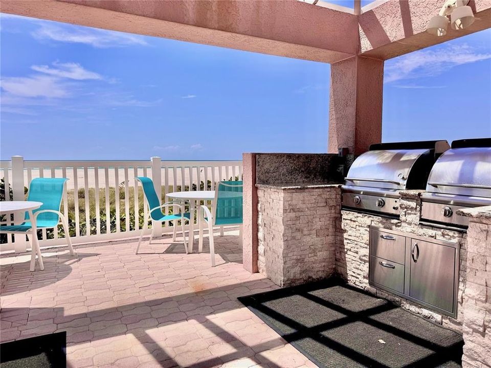 For Sale: $947,500 (2 beds, 2 baths, 1265 Square Feet)