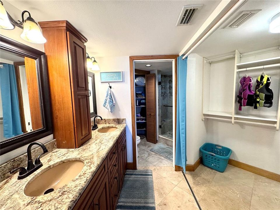 For Sale: $947,500 (2 beds, 2 baths, 1265 Square Feet)