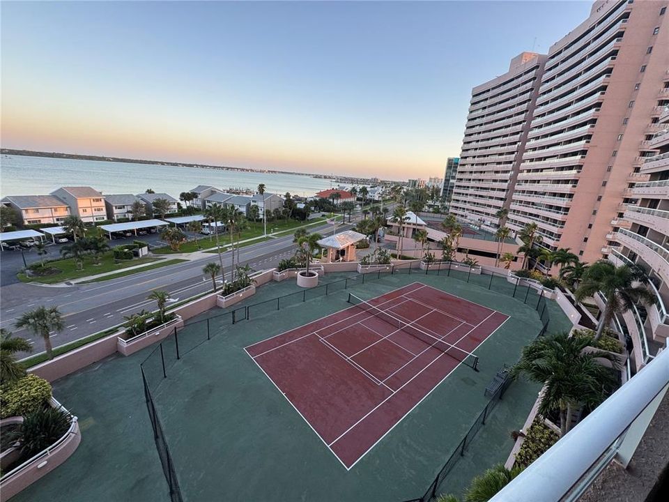 For Sale: $947,500 (2 beds, 2 baths, 1265 Square Feet)