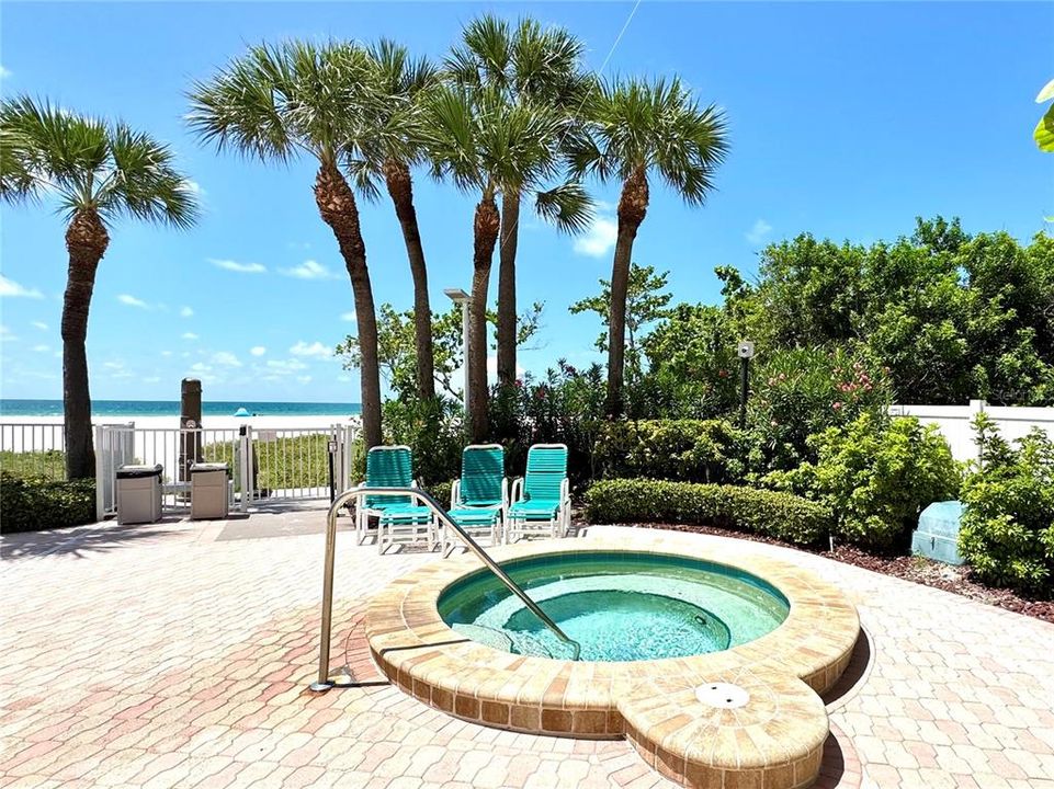 For Sale: $947,500 (2 beds, 2 baths, 1265 Square Feet)