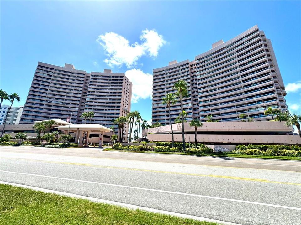 For Sale: $947,500 (2 beds, 2 baths, 1265 Square Feet)