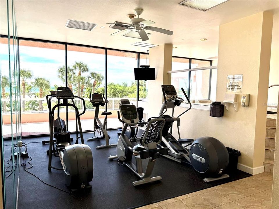 For Sale: $947,500 (2 beds, 2 baths, 1265 Square Feet)