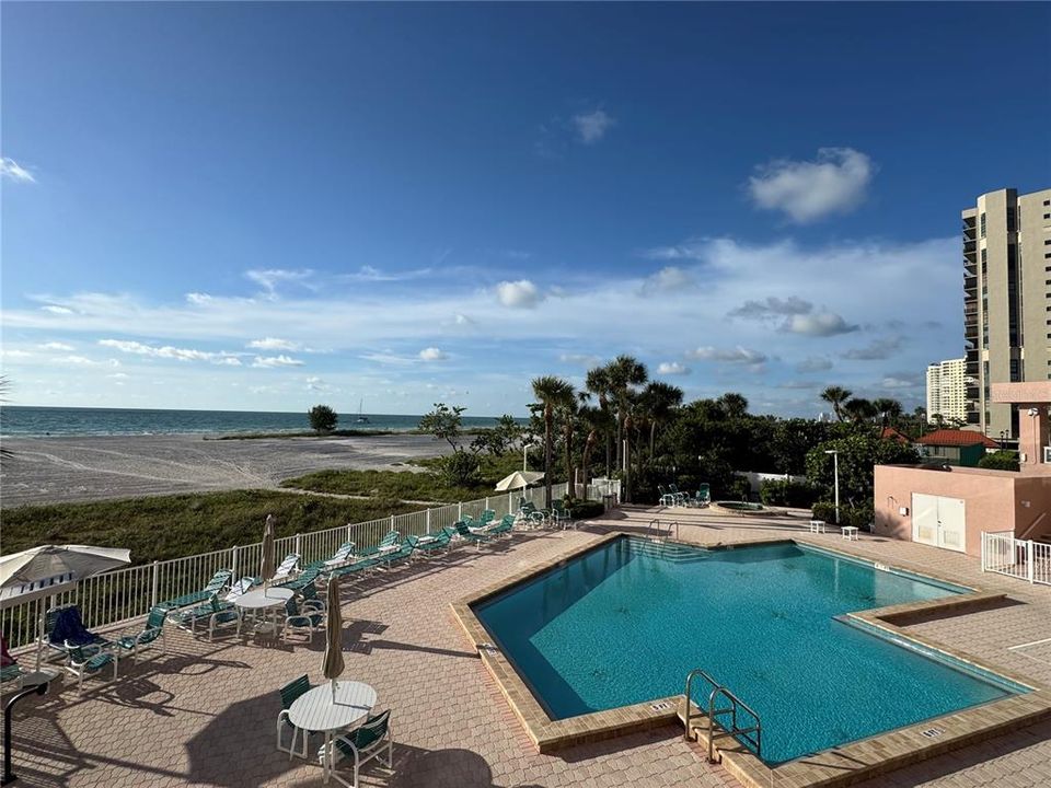 For Sale: $947,500 (2 beds, 2 baths, 1265 Square Feet)