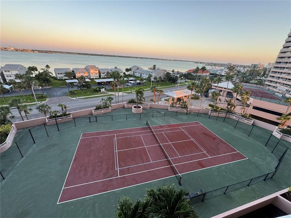 For Sale: $947,500 (2 beds, 2 baths, 1265 Square Feet)