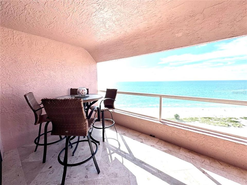 For Sale: $947,500 (2 beds, 2 baths, 1265 Square Feet)
