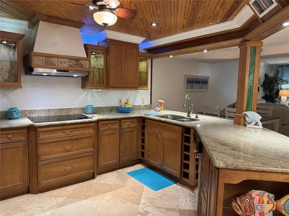 For Sale: $947,500 (2 beds, 2 baths, 1265 Square Feet)