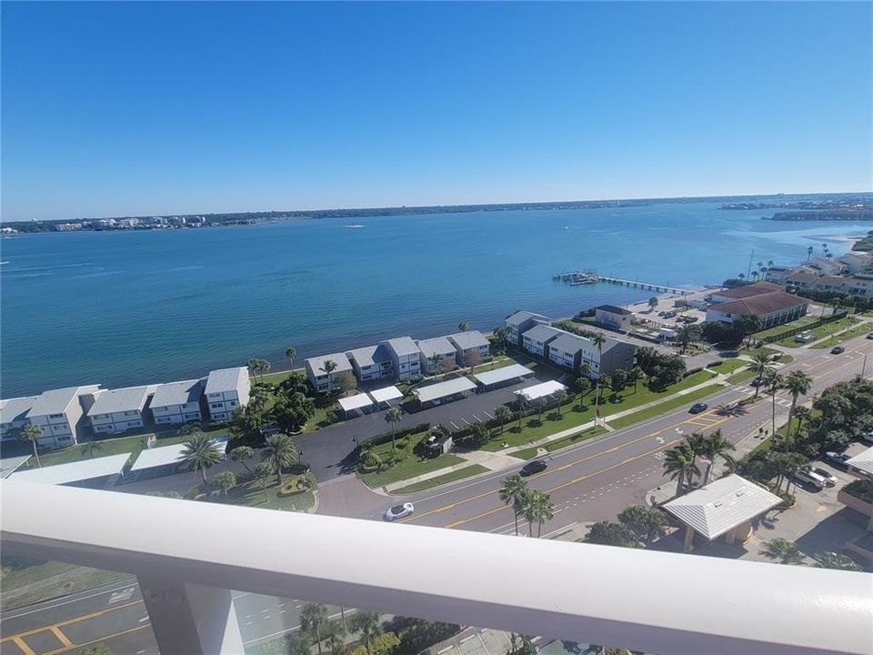 For Sale: $947,500 (2 beds, 2 baths, 1265 Square Feet)