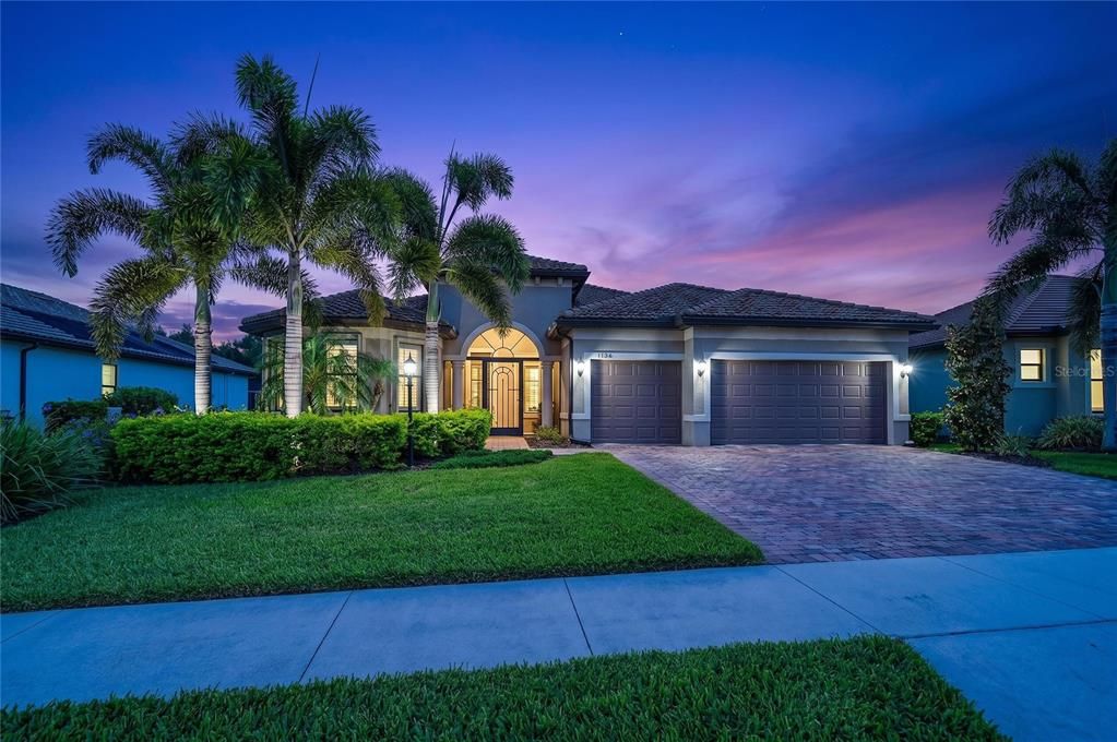 For Sale: $787,500 (3 beds, 3 baths, 2488 Square Feet)