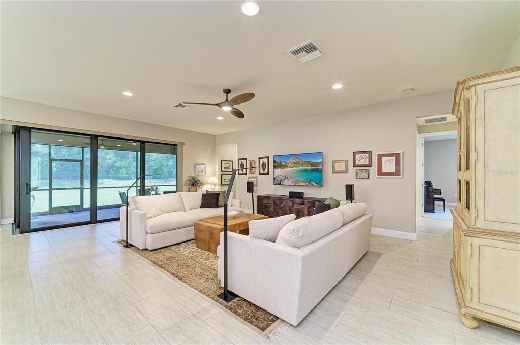 For Sale: $787,500 (3 beds, 3 baths, 2488 Square Feet)