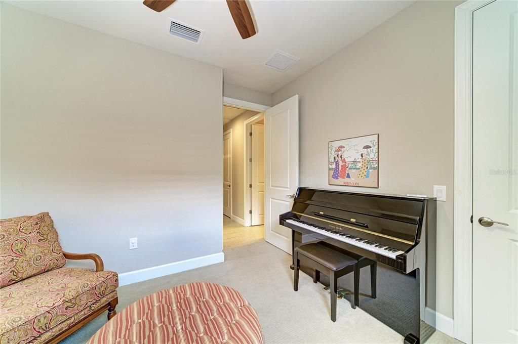 For Sale: $787,500 (3 beds, 3 baths, 2488 Square Feet)