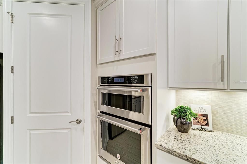 For Sale: $787,500 (3 beds, 3 baths, 2488 Square Feet)