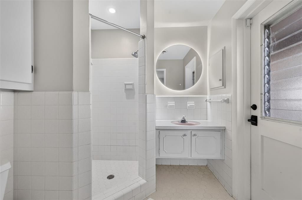 For Rent: $3,650 (3 beds, 2 baths, 2183 Square Feet)