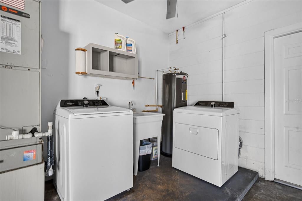 For Rent: $3,650 (3 beds, 2 baths, 2183 Square Feet)