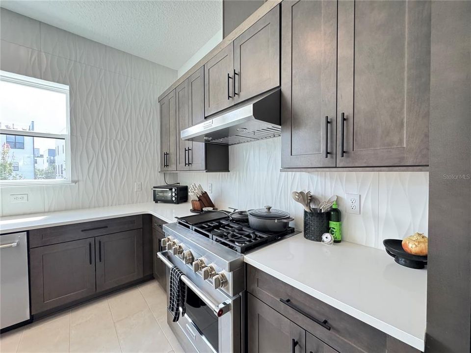 На продажу: $749,000 (3 спален, 3 ванн, 2085 Квадратных фут)