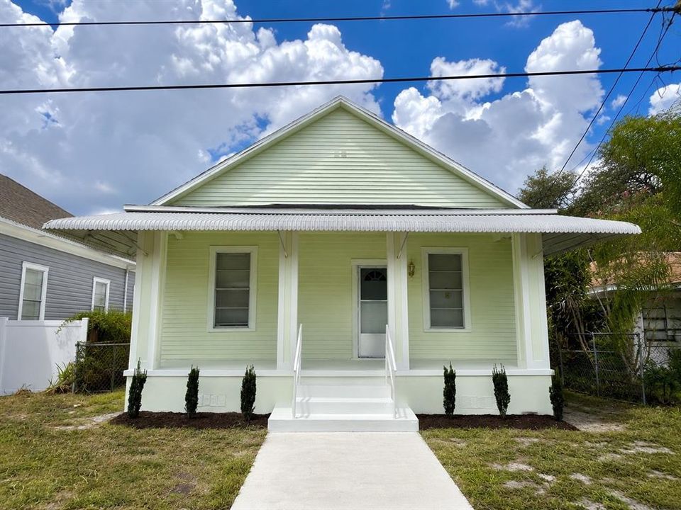 For Sale: $279,900 (3 beds, 1 baths, 1026 Square Feet)