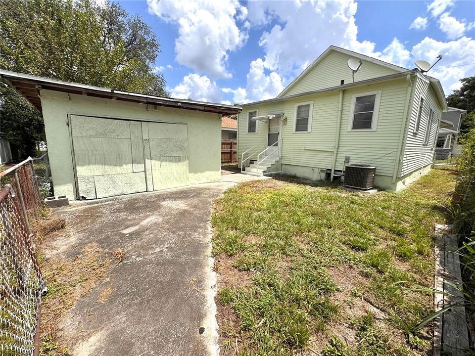 For Sale: $279,900 (3 beds, 1 baths, 1026 Square Feet)