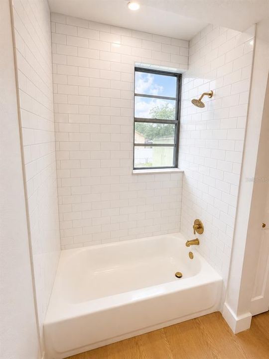 For Sale: $279,900 (3 beds, 1 baths, 1026 Square Feet)