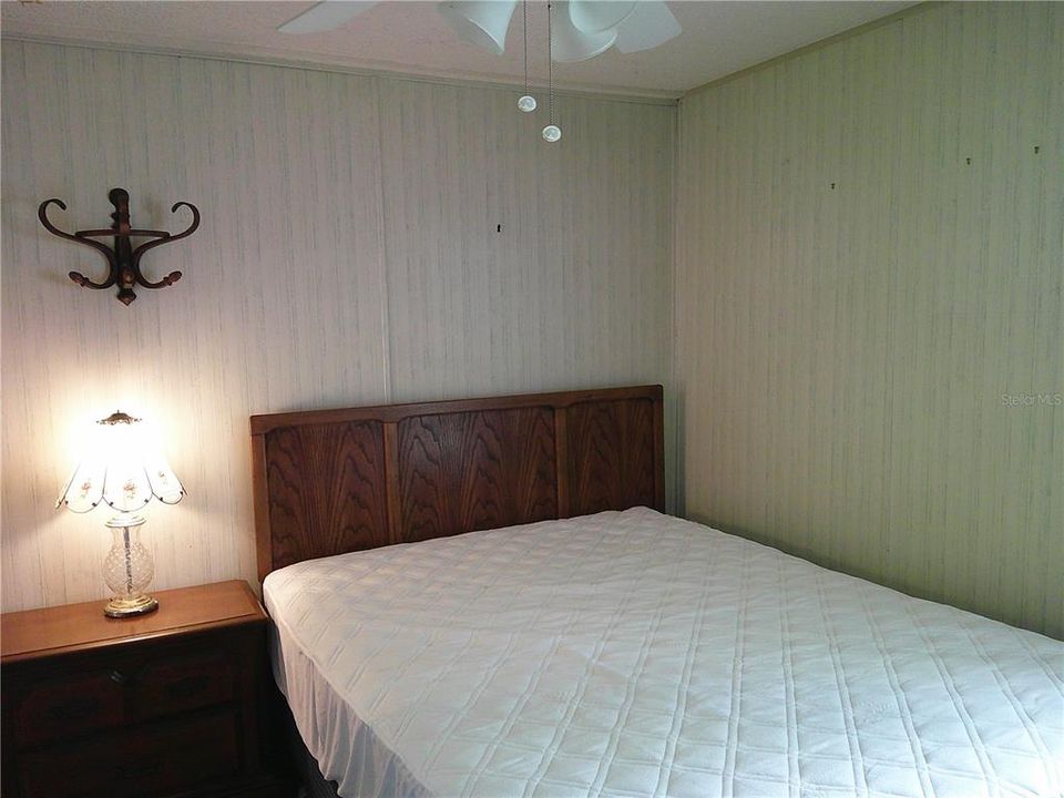 For Sale: $139,000 (2 beds, 2 baths, 988 Square Feet)