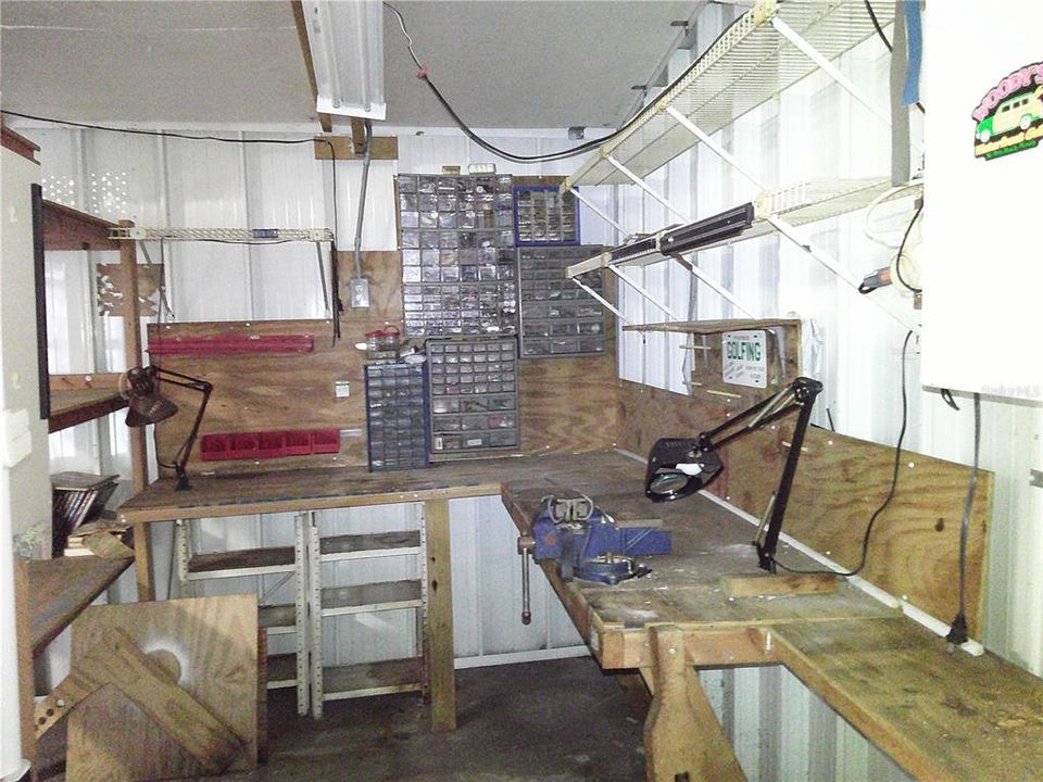 For Sale: $139,000 (2 beds, 2 baths, 988 Square Feet)