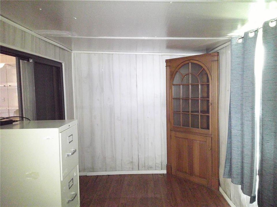 For Sale: $139,000 (2 beds, 2 baths, 988 Square Feet)