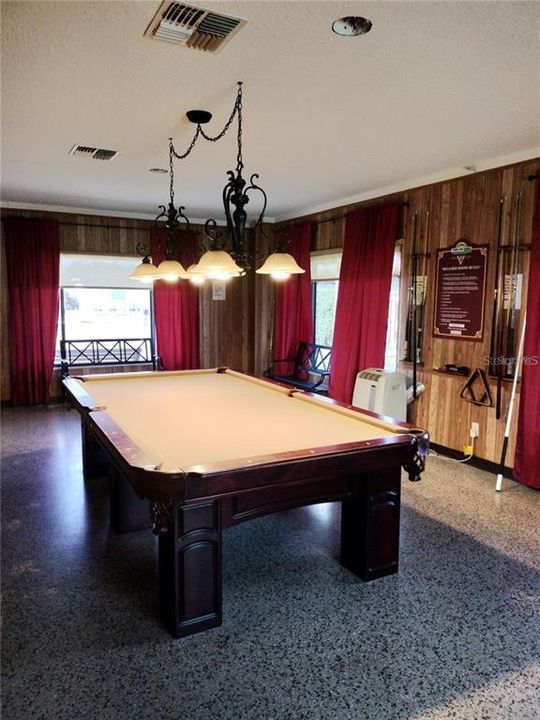 For Sale: $139,000 (2 beds, 2 baths, 988 Square Feet)