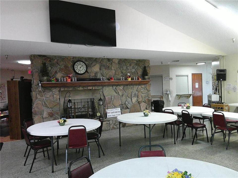 For Sale: $139,000 (2 beds, 2 baths, 988 Square Feet)