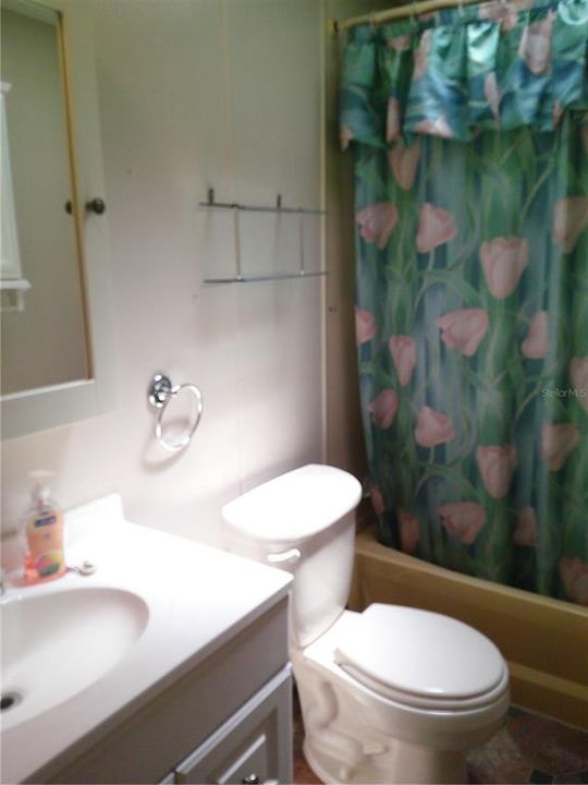 For Sale: $139,000 (2 beds, 2 baths, 988 Square Feet)
