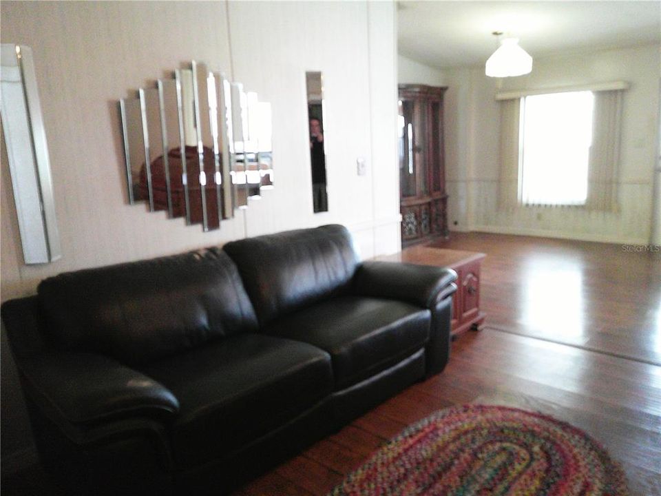 For Sale: $139,000 (2 beds, 2 baths, 988 Square Feet)