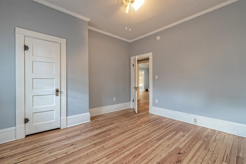 For Sale: $349,978 (2 beds, 1 baths, 1286 Square Feet)