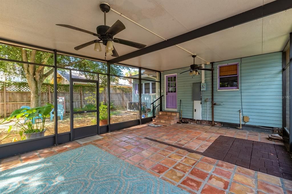 For Sale: $349,978 (2 beds, 1 baths, 1286 Square Feet)