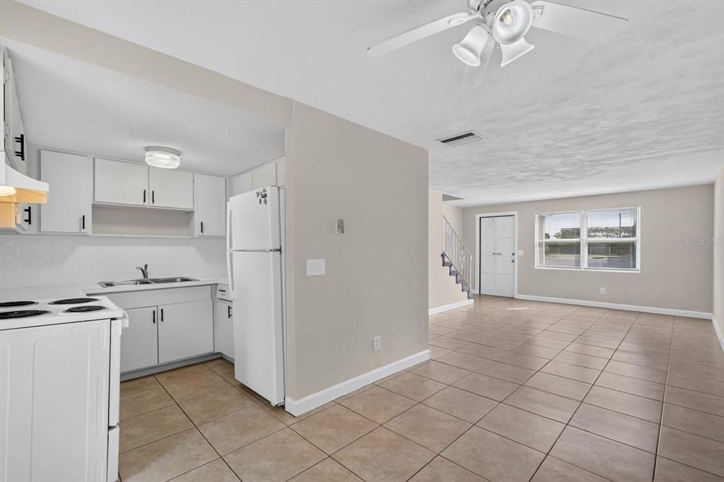 For Sale: $117,000 (2 beds, 1 baths, 480 Square Feet)