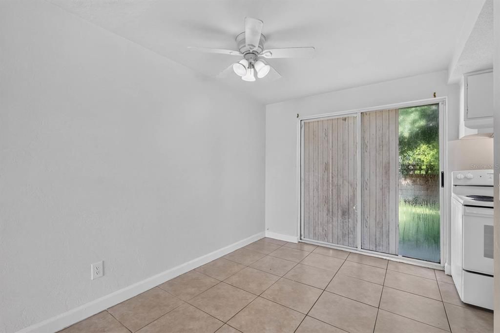 For Sale: $117,000 (2 beds, 1 baths, 480 Square Feet)