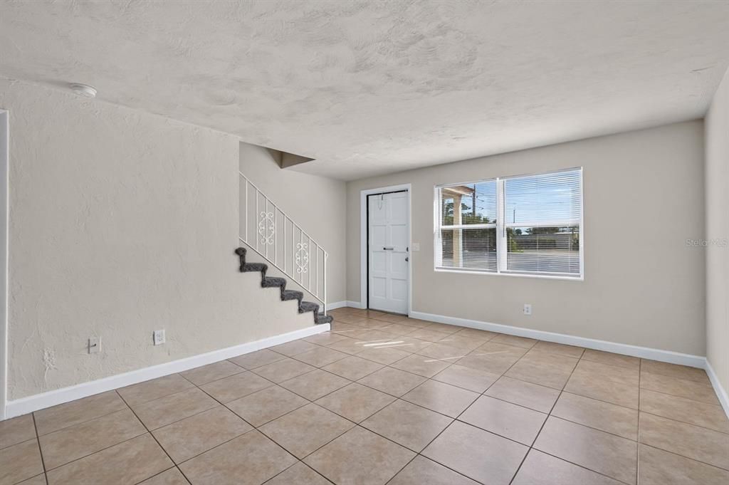 For Sale: $117,000 (2 beds, 1 baths, 480 Square Feet)