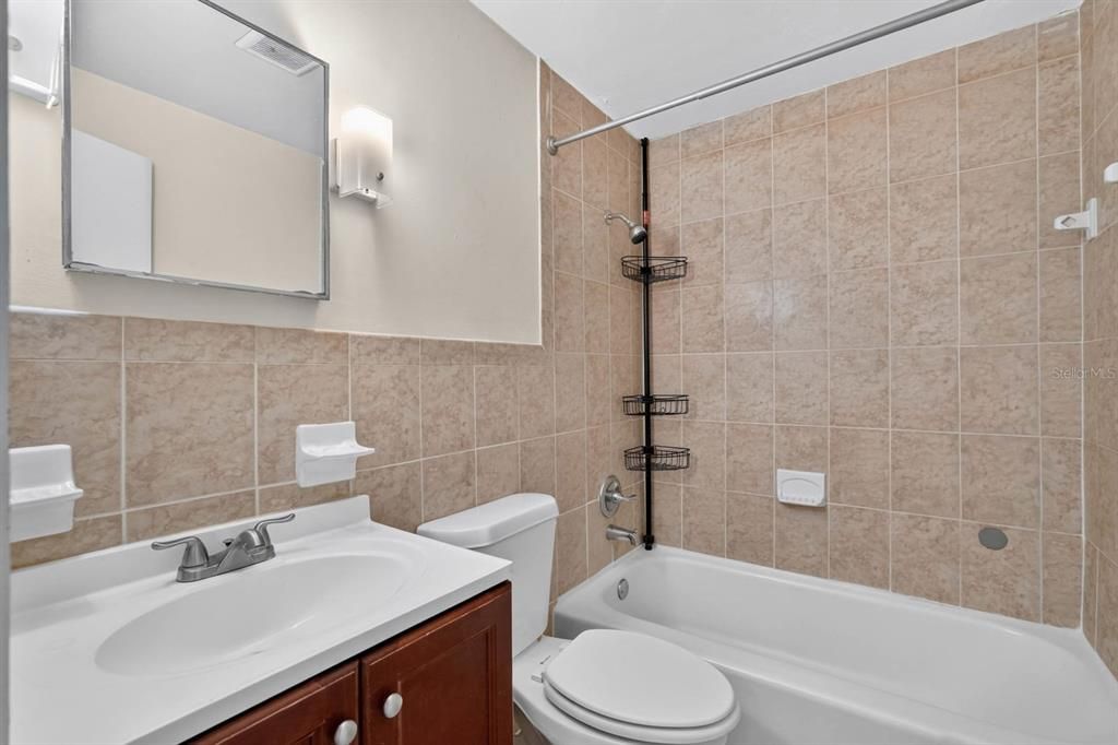 For Sale: $117,000 (2 beds, 1 baths, 480 Square Feet)