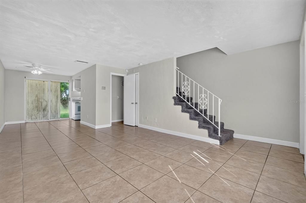 For Sale: $117,000 (2 beds, 1 baths, 480 Square Feet)