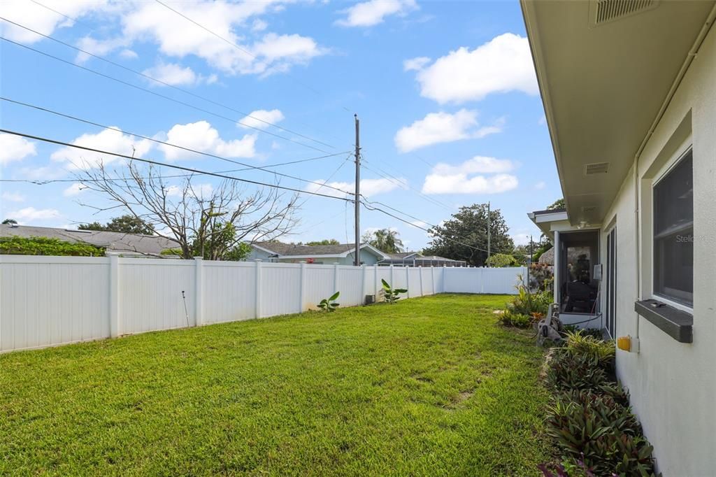 En Venta: $649,000 (3 camas, 2 baños, 2321 Pies cuadrados)